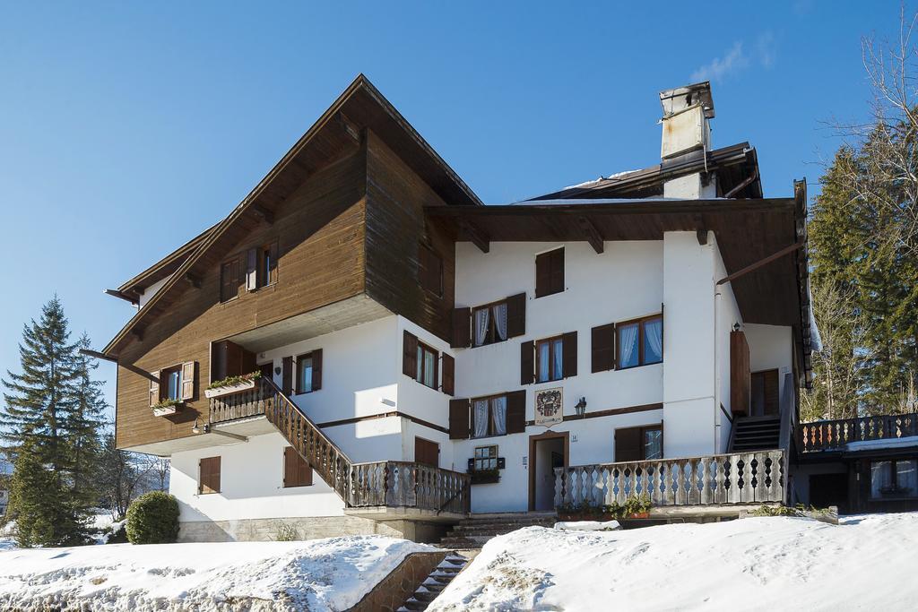 Villa Casanova - Stayincortina Cortina dʼAmpezzo Rom bilde